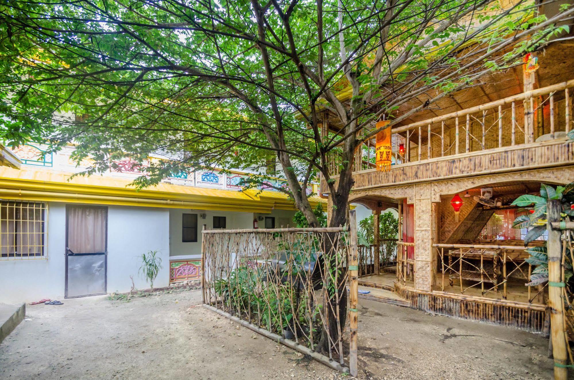 Hotel Bambooze Hauz Balabag  Esterno foto